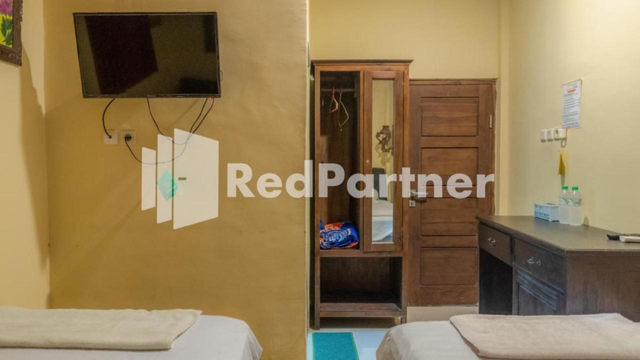 Vandhela Homestay Syariah Mitra Reddoorz Surabaya Exterior foto